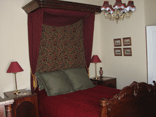 Eden Lodge Oamaru red room